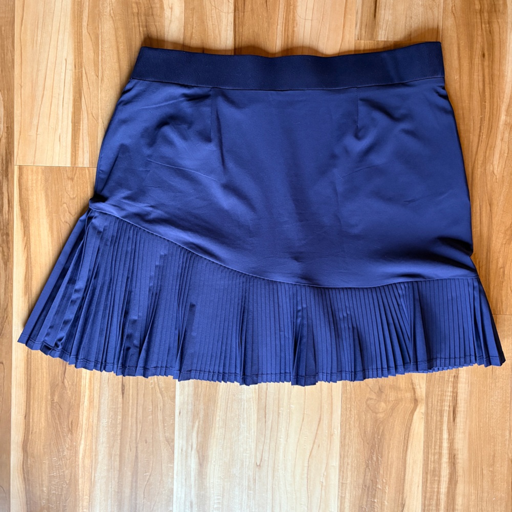 Chico’s Navy Blue Pleated Hem Tennis Golf Skort L/12 - Picture 2 of 6